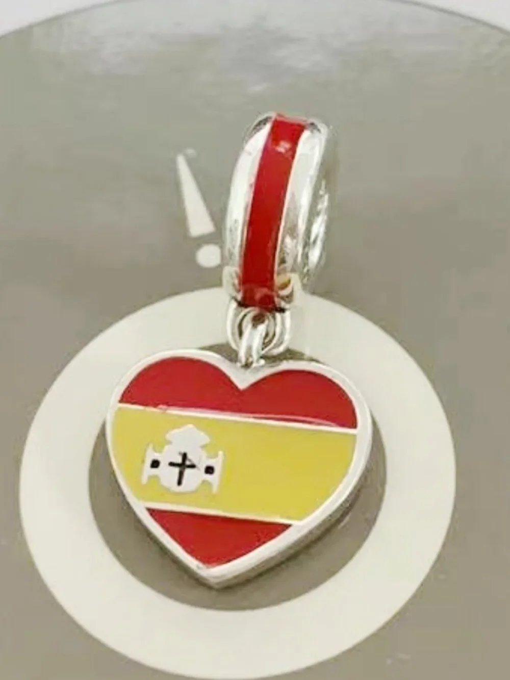 Pandora Spain flag pendant